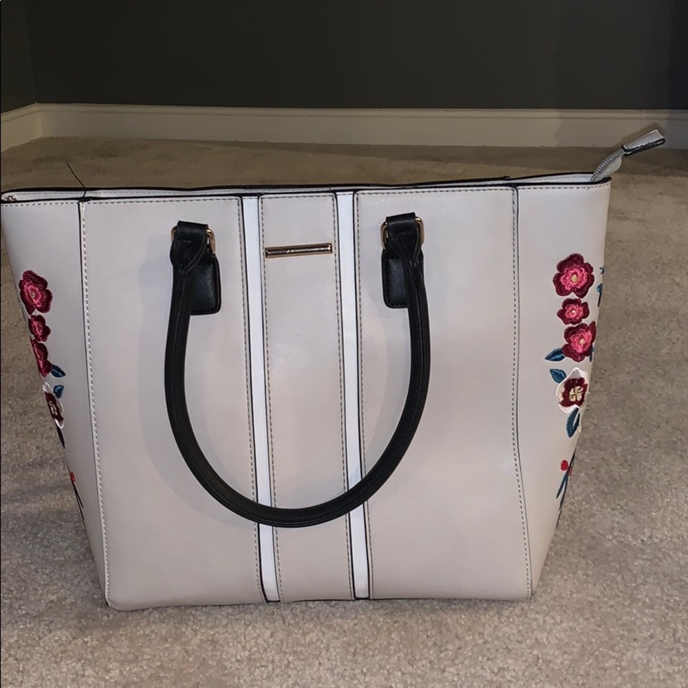 BAGGG LADYYYYY